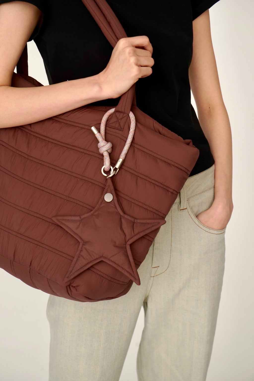 CARRY LIGHT TOTE - DARK BROWN